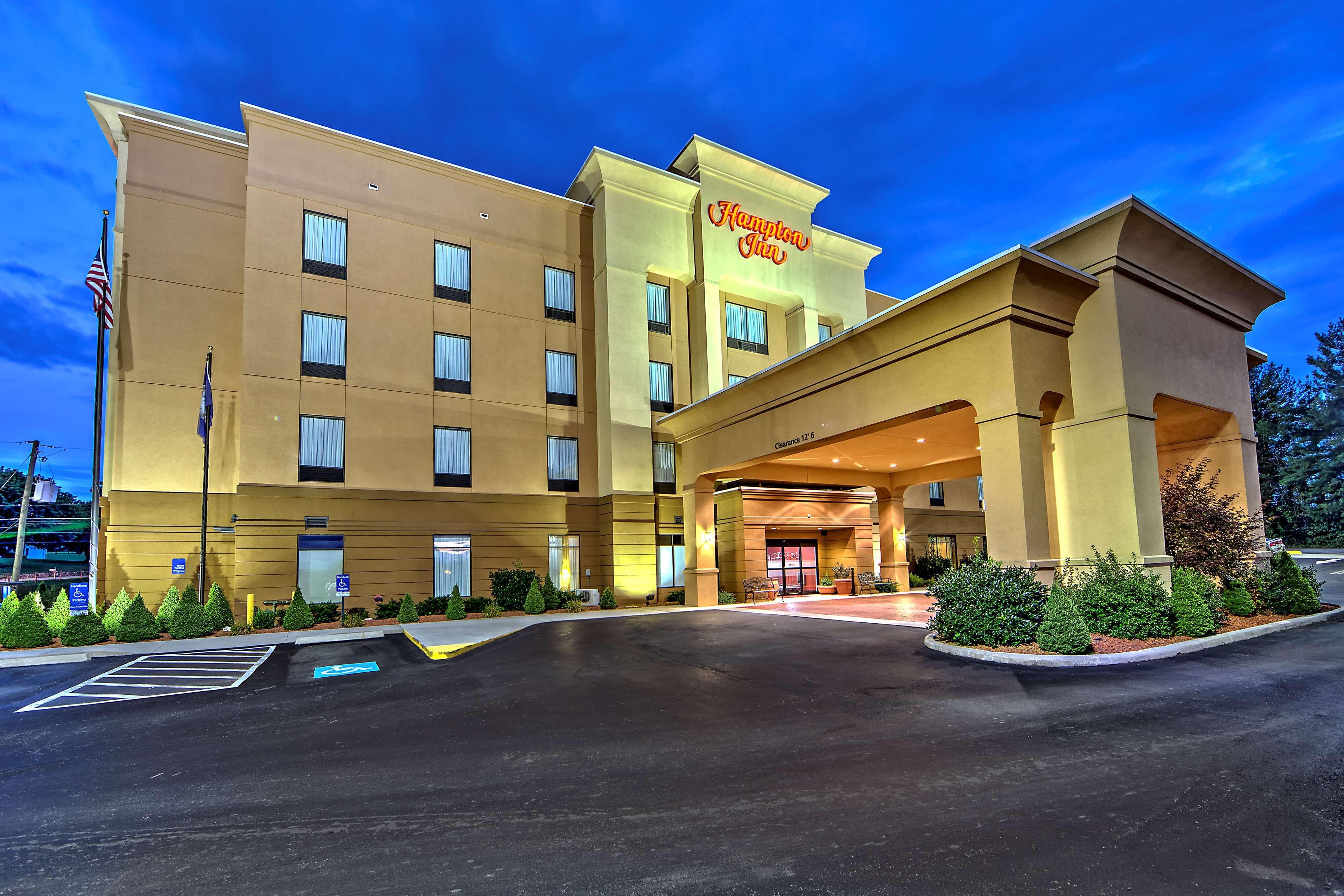 Hampton Inn Galax Екстериор снимка