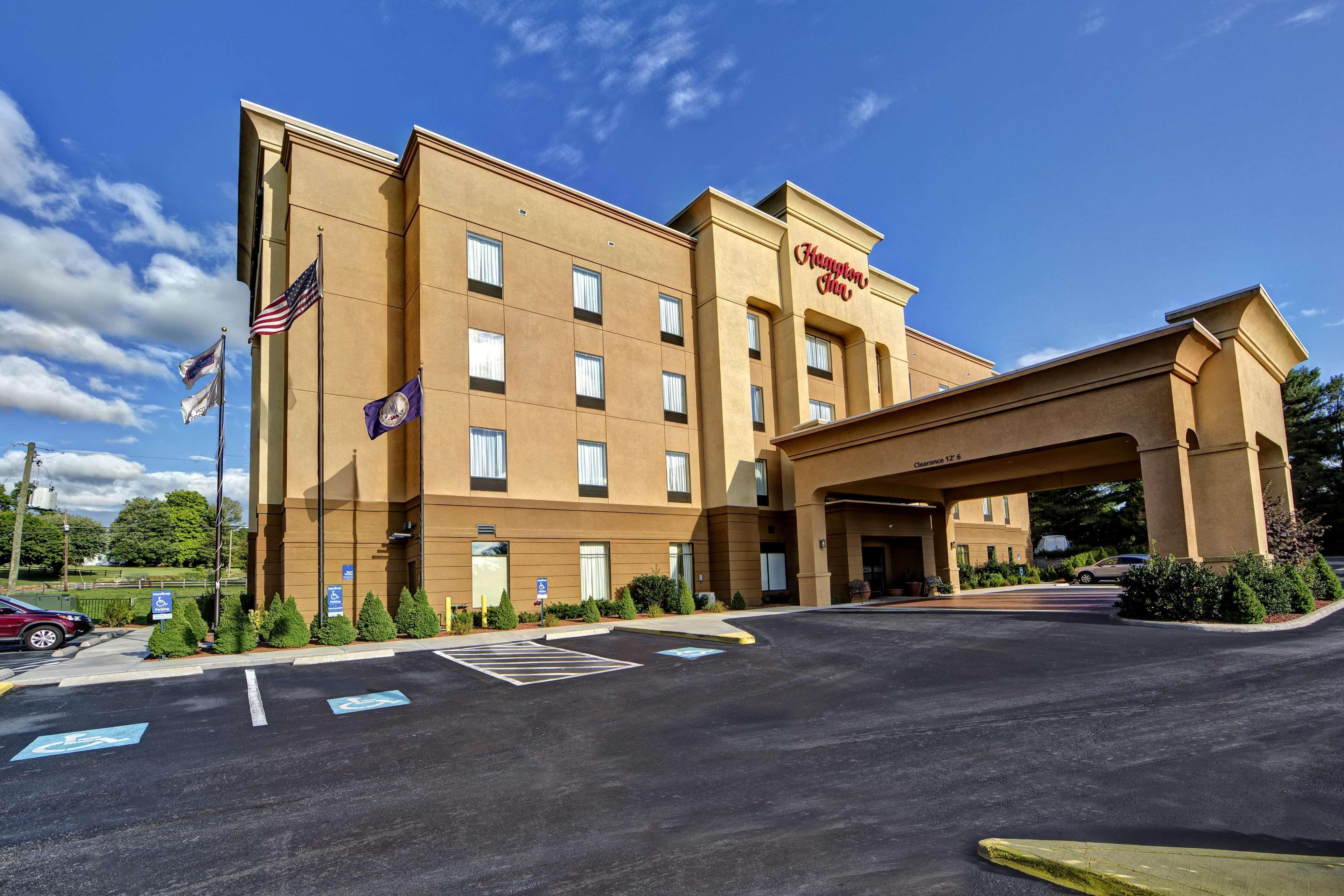 Hampton Inn Galax Екстериор снимка