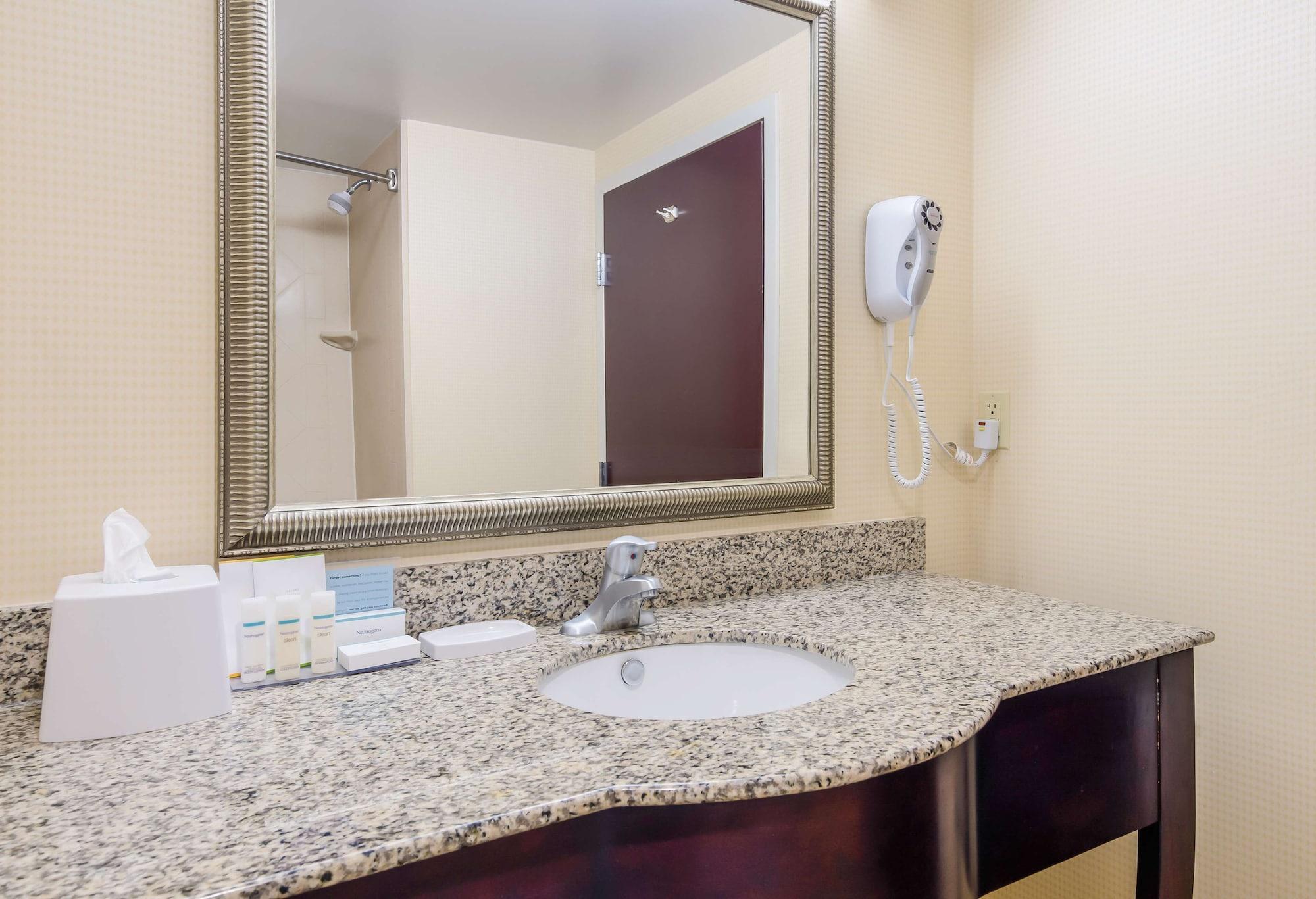 Hampton Inn Galax Екстериор снимка